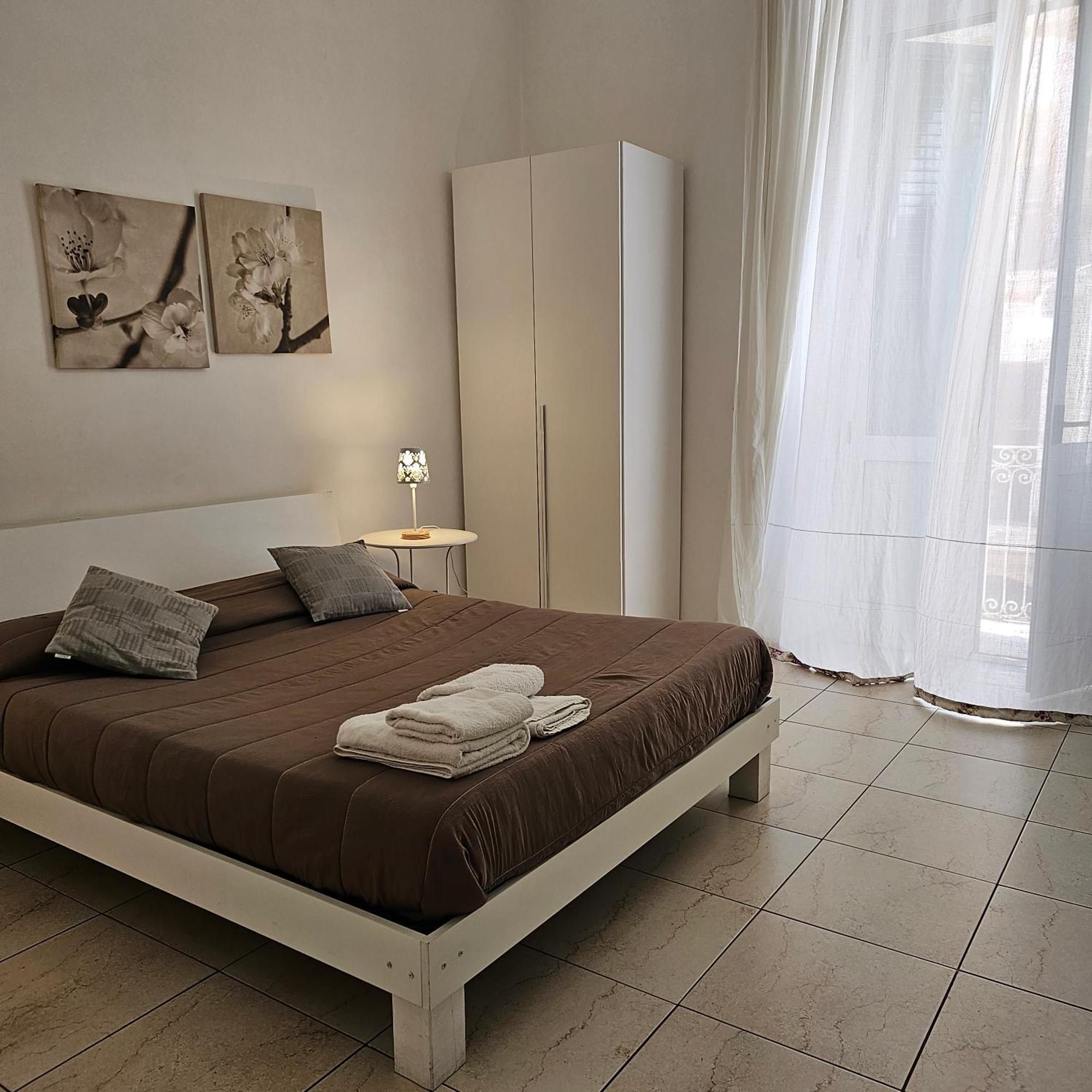 Duca70 "Suite Home" Taranto Eksteriør billede